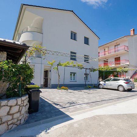 Apartments Zorka Лопар Екстер'єр фото