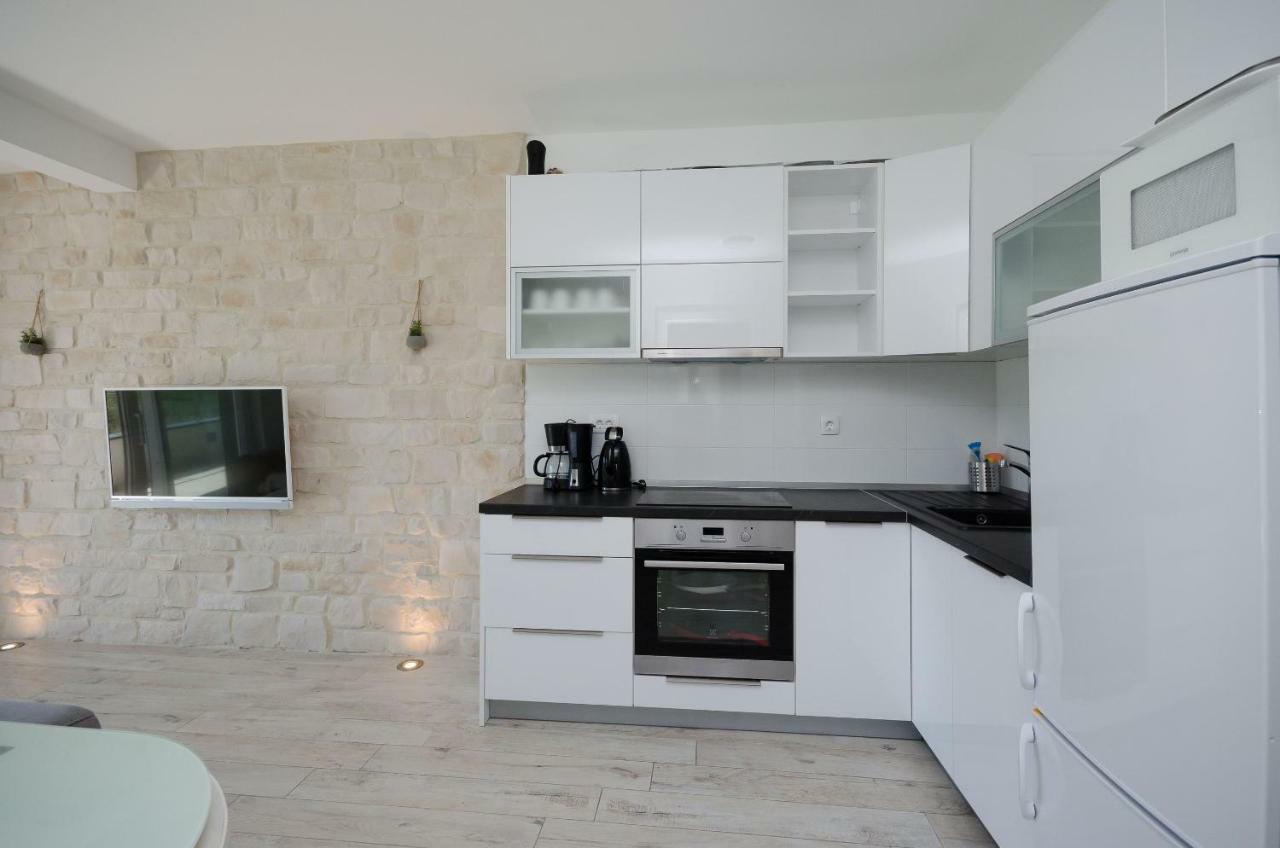Apartments Zorka Лопар Екстер'єр фото