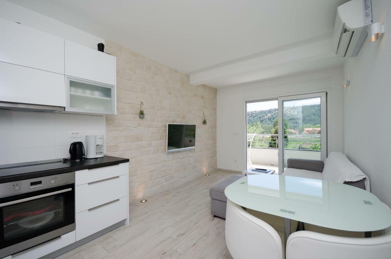 Apartments Zorka Лопар Екстер'єр фото
